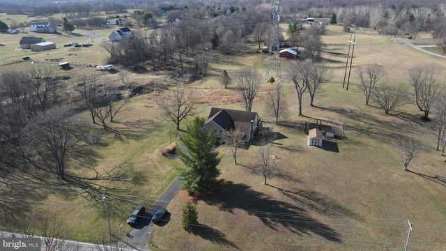 4708 SUMMIT POINT RD, Charles Town, WV 25414