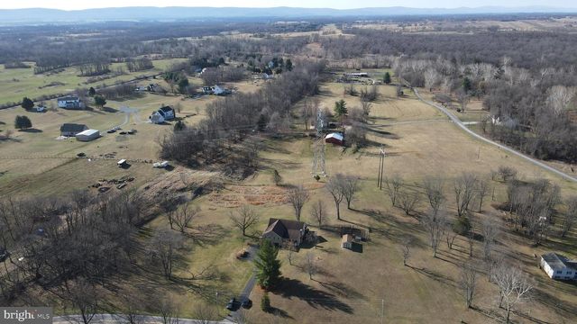 4708 SUMMIT POINT RD, Charles Town, WV 25414