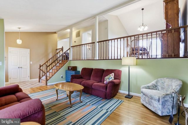 4708 SUMMIT POINT RD, Charles Town, WV 25414