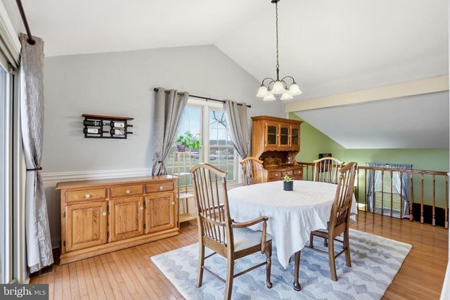 4708 SUMMIT POINT RD, Charles Town, WV 25414