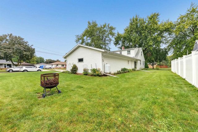 427 APOLLO WAY, De Pere, WI 54115