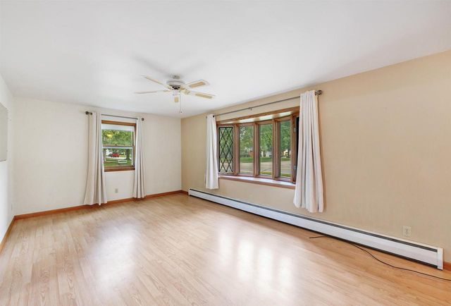 427 APOLLO WAY, De Pere, WI 54115