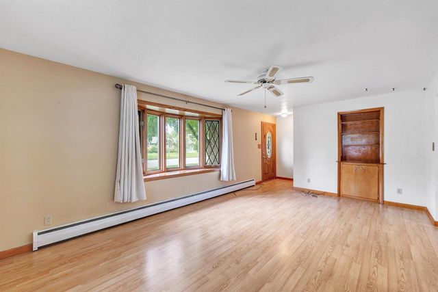 427 APOLLO WAY, De Pere, WI 54115