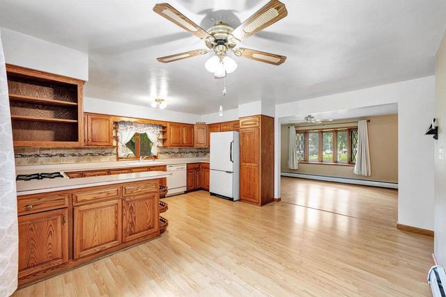 427 APOLLO WAY, De Pere, WI 54115
