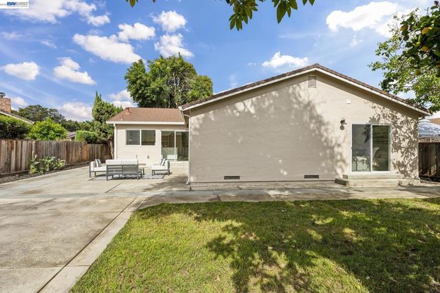 2640 Mallard Court, Union City, CA 94587