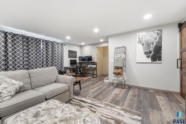 7908 W Pettigrew Ln Lane, Sioux Falls, SD 57106