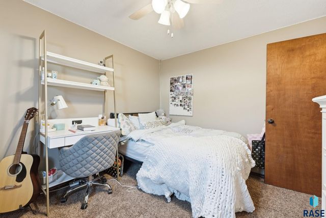 7908 W Pettigrew Ln Lane, Sioux Falls, SD 57106