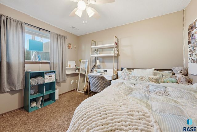 7908 W Pettigrew Ln Lane, Sioux Falls, SD 57106