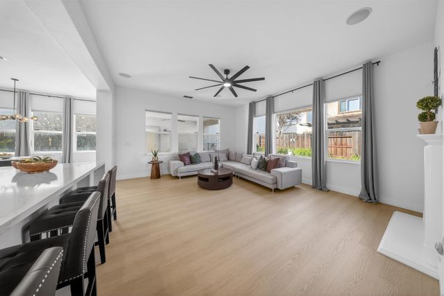 5419 Mariolyn Way, Elk Grove, CA 95757