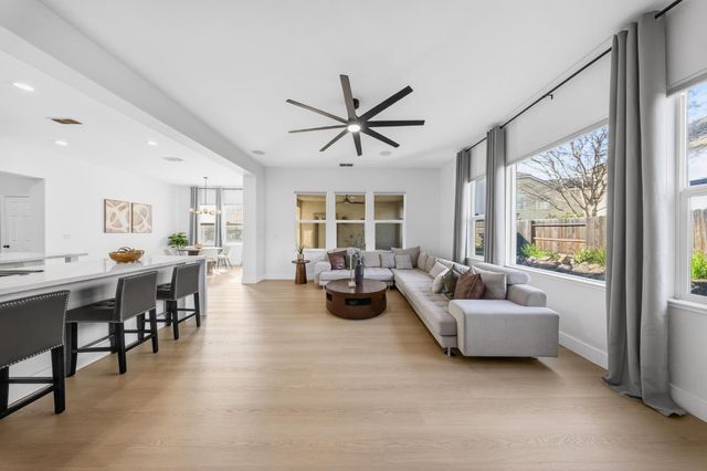 5419 Mariolyn Way, Elk Grove, CA 95757