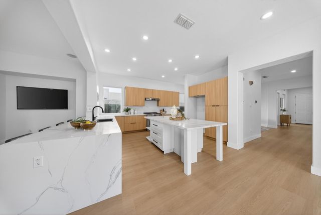 5419 Mariolyn Way, Elk Grove, CA 95757