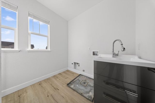 5419 Mariolyn Way, Elk Grove, CA 95757