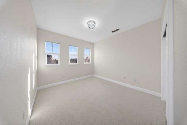 5419 Mariolyn Way, Elk Grove, CA 95757