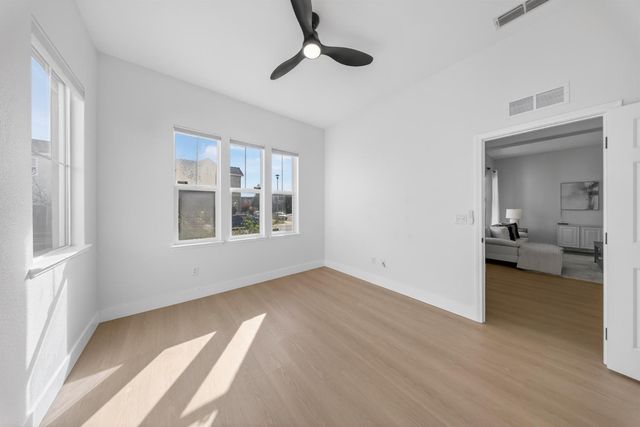 5419 Mariolyn Way, Elk Grove, CA 95757