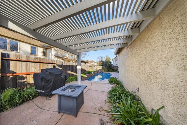 5419 Mariolyn Way, Elk Grove, CA 95757