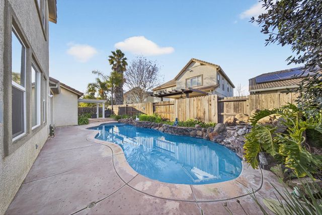 5419 Mariolyn Way, Elk Grove, CA 95757