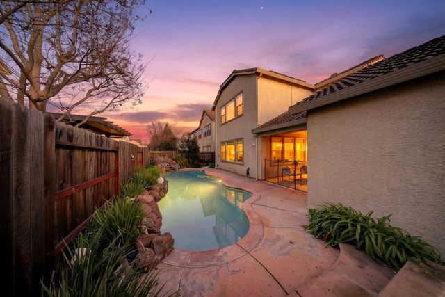 5419 Mariolyn Way, Elk Grove, CA 95757