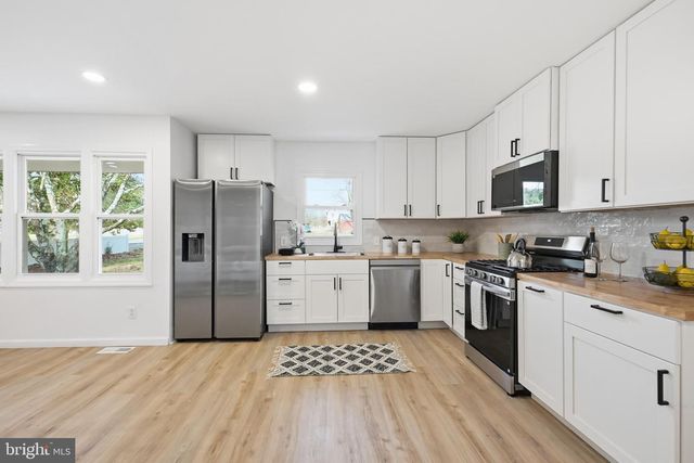 4740 LAKE RD, Newfield, NJ 08344