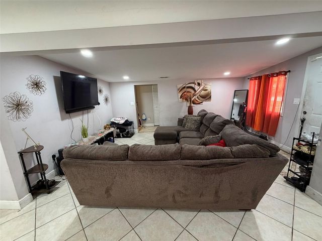 4710 80TH STREET N, St Petersburg, FL 33709