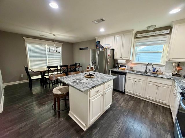 9417 Crossroads, Benton, AR 72019