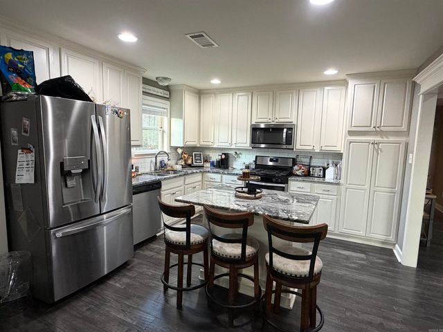 9417 Crossroads, Benton, AR 72019