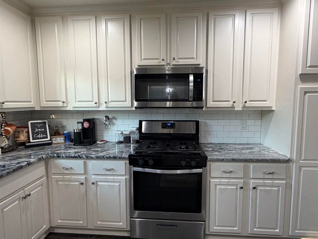 9417 Crossroads, Benton, AR 72019