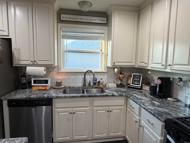 9417 Crossroads, Benton, AR 72019