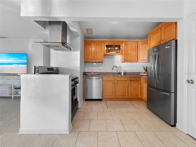 5037 STARFISH DRIVE SE D, St Petersburg, FL 33705