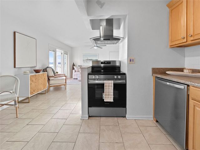 5037 STARFISH DRIVE SE D, St Petersburg, FL 33705