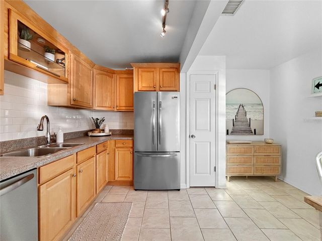 5037 STARFISH DRIVE SE D, St Petersburg, FL 33705