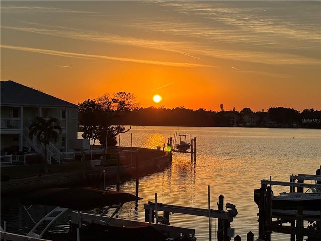 5037 STARFISH DRIVE SE D, St Petersburg, FL 33705