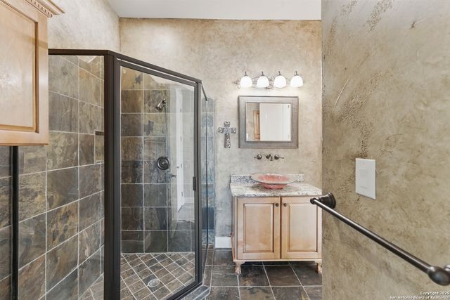 211 Macaw Ln, Spring Branch, TX 78070