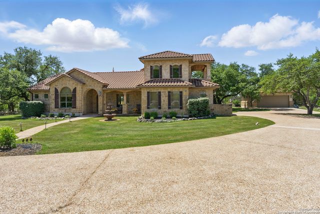211 Macaw Ln, Spring Branch, TX 78070