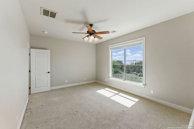 211 Macaw Ln, Spring Branch, TX 78070