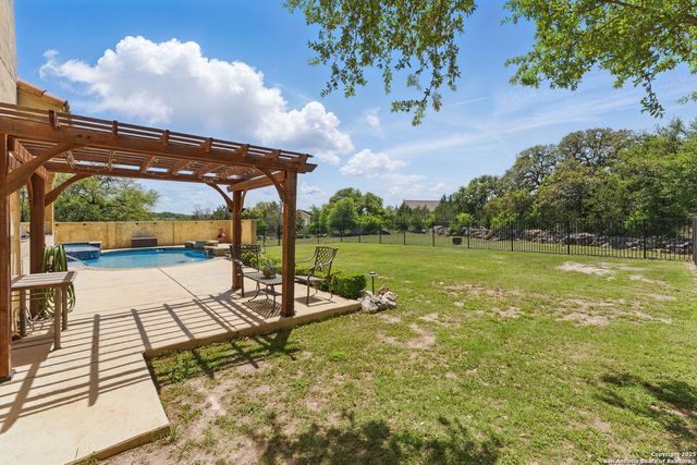211 Macaw Ln, Spring Branch, TX 78070