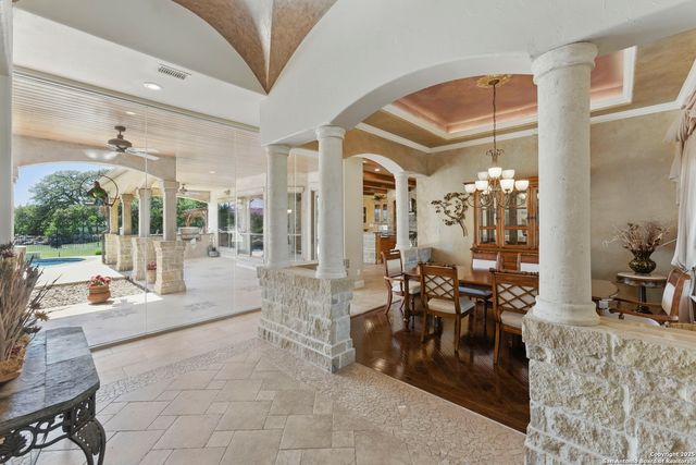 211 Macaw Ln, Spring Branch, TX 78070