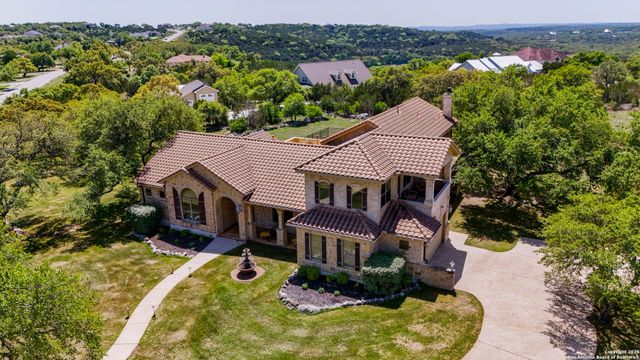211 Macaw Ln, Spring Branch, TX 78070