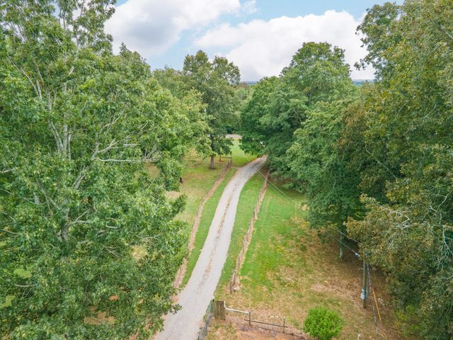 1520 Powell Ln, Lewisburg, TN 37091