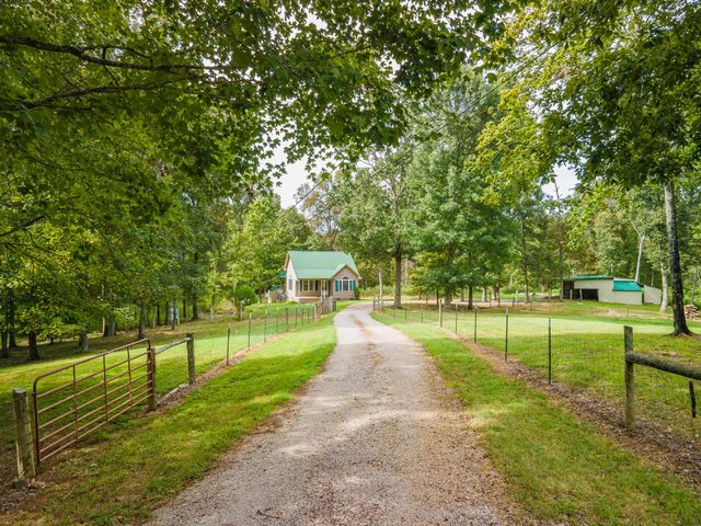 1520 Powell Ln, Lewisburg, TN 37091