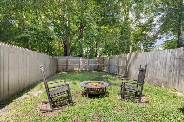 505 Shire CHSE, Newport News, VA 23602