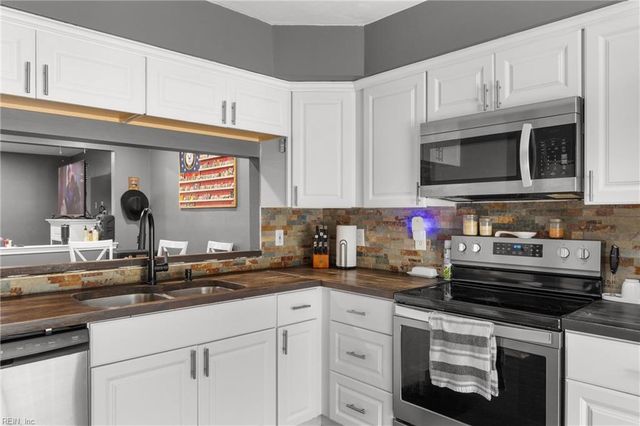505 Shire CHSE, Newport News, VA 23602