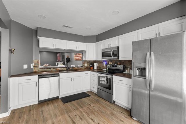 505 Shire CHSE, Newport News, VA 23602