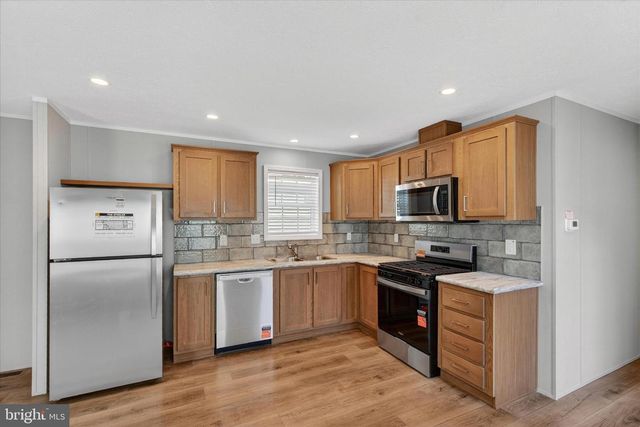 77 CIRCLE DR, Columbia, PA 17512
