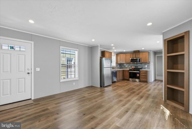 77 CIRCLE DR, Columbia, PA 17512