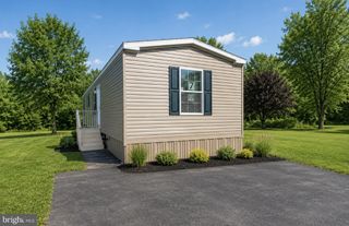77 CIRCLE DR, Columbia, PA 17512