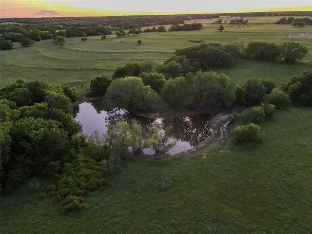 5444 Well Service Road, Bowie, TX 76230