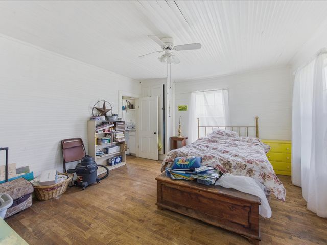 5444 Well Service Road, Bowie, TX 76230