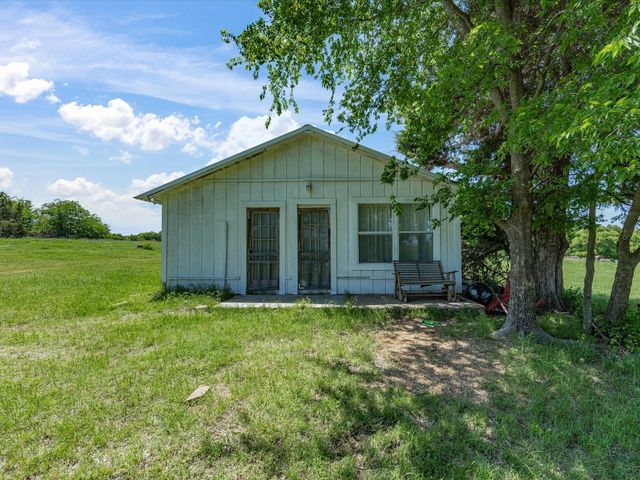5444 Well Service Road, Bowie, TX 76230