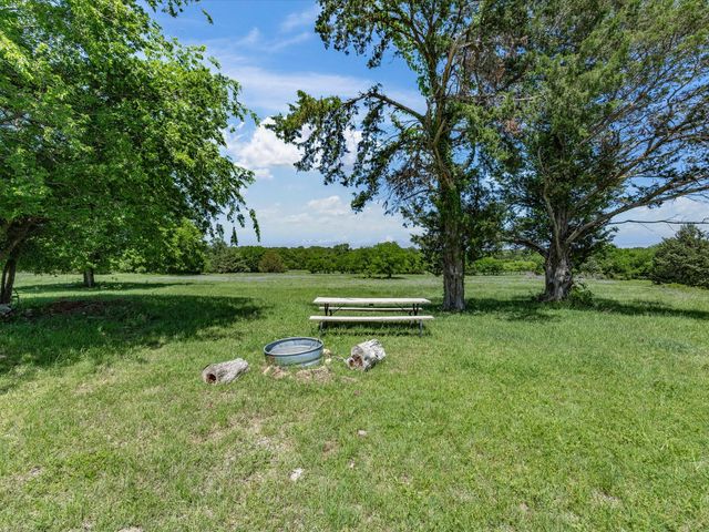 5444 Well Service Road, Bowie, TX 76230