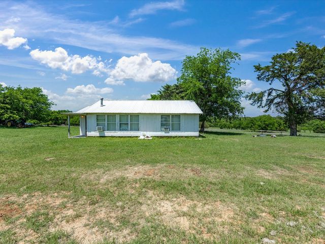 5444 Well Service Road, Bowie, TX 76230